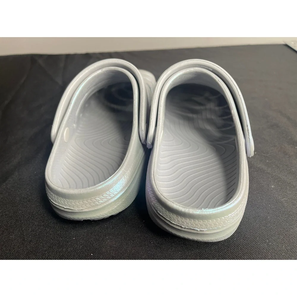Rugged Shark Kids Iridescent Silver Clogs Slip On Water Shoes Size 1 Non-Marking